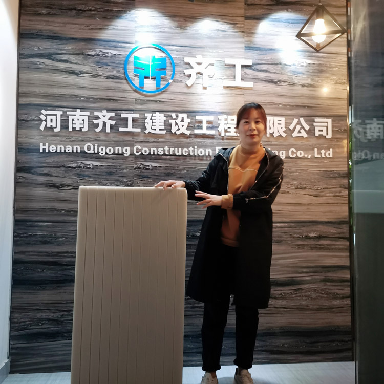xps擠塑板在機械設(shè)備上生產(chǎn)復(fù)雜且嚴(yán)格